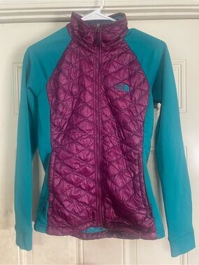 The North Face Plum & Teal Quilted Hybrid Jacket